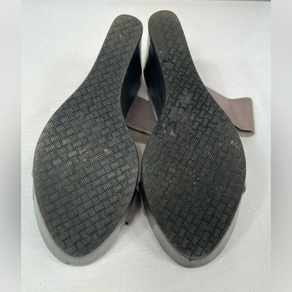 Women's Black and Silver Wedge Sandals by Charles David Size 7.5 EUC - Picture 5 of 5